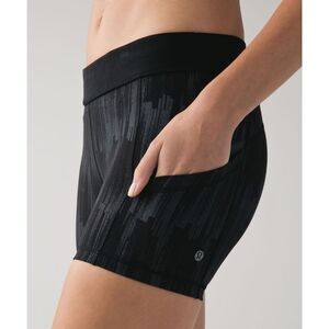 Lululemon What The Sport Short Full-On Luxtreme Scratch Match Black Multi Black